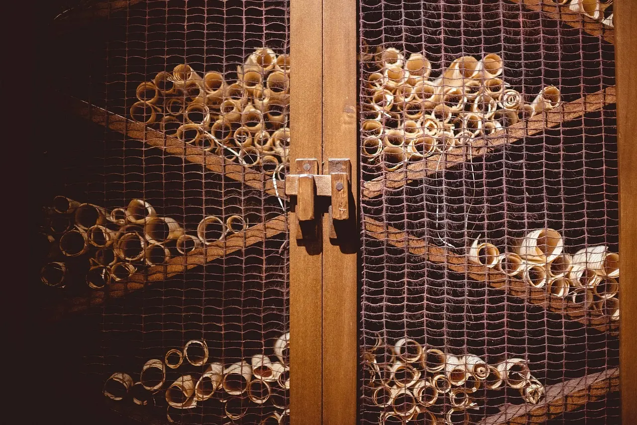 Kan jeg bruge et opbevaringsskab til at opbevare tøj?